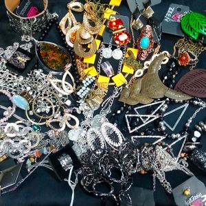 Giant 50 piece assorted women's lot of jewelry